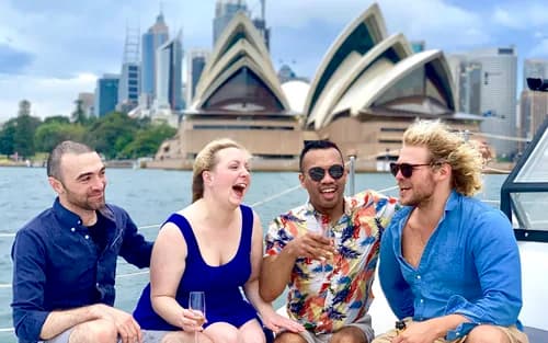 Sydney Harbour Highlights & Aussie Bites Catamaran Cruise
