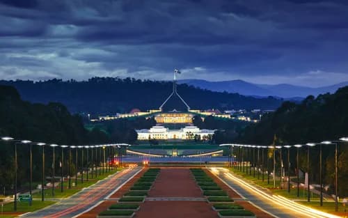 Canberra Capital Day Tour with Chinese Speaking Guide